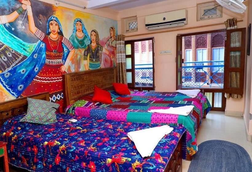 פנסיון Banaji Heritage Havelii