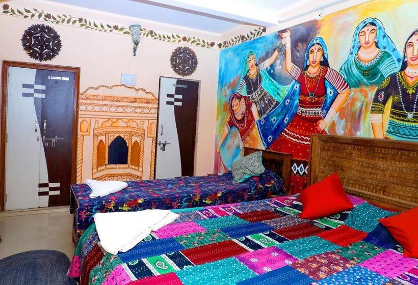 פנסיון Banaji Heritage Havelii