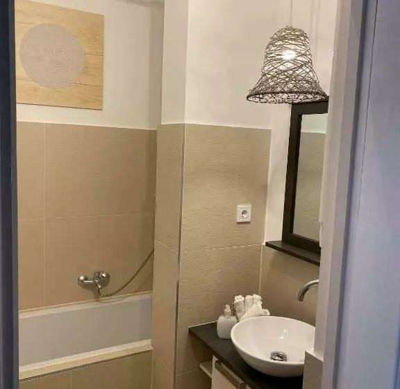 Aladar Apartment