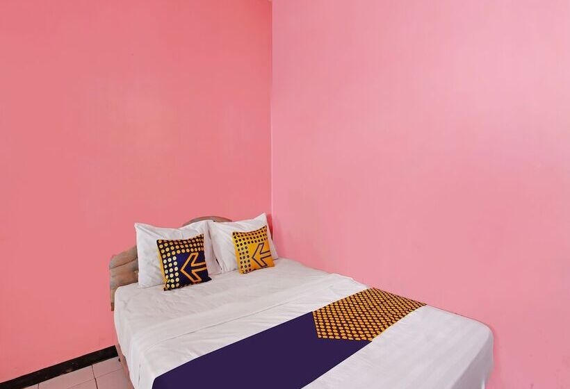 Spot On 91563 Hotel Meilias