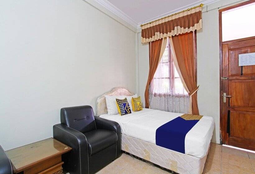 Spot On 91563 Hotel Meilias