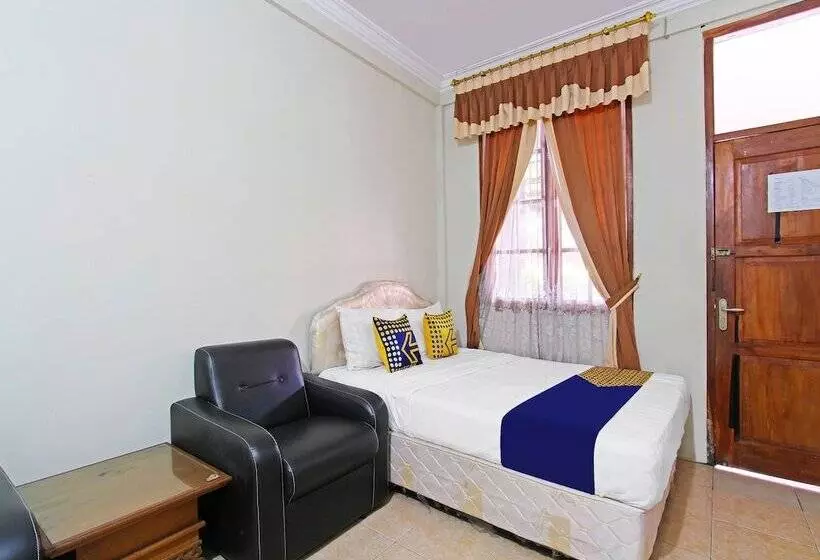 Spot On 91563 Hotel Meilias