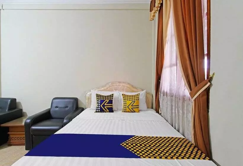 Spot On 91563 Hotel Meilias