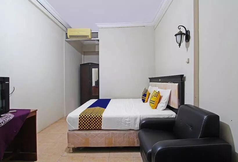 Spot On 91563 Hotel Meilias