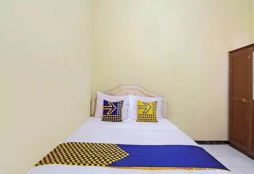 Spot On 91563 Hotel Meilias