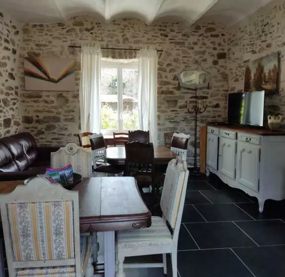 ペンション Ardèche Mas De La Châtaigneraie Gîte Lilas Près De Vallon Pont D Arc