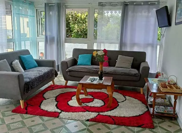 پانسیون Petite Fleur De Lentilles 2