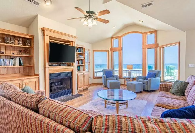 6067 The Sand Pebble Oceanfront
