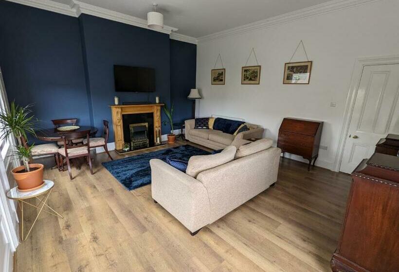 No. 1 Grosvenor Crescent, First Floor Apartment