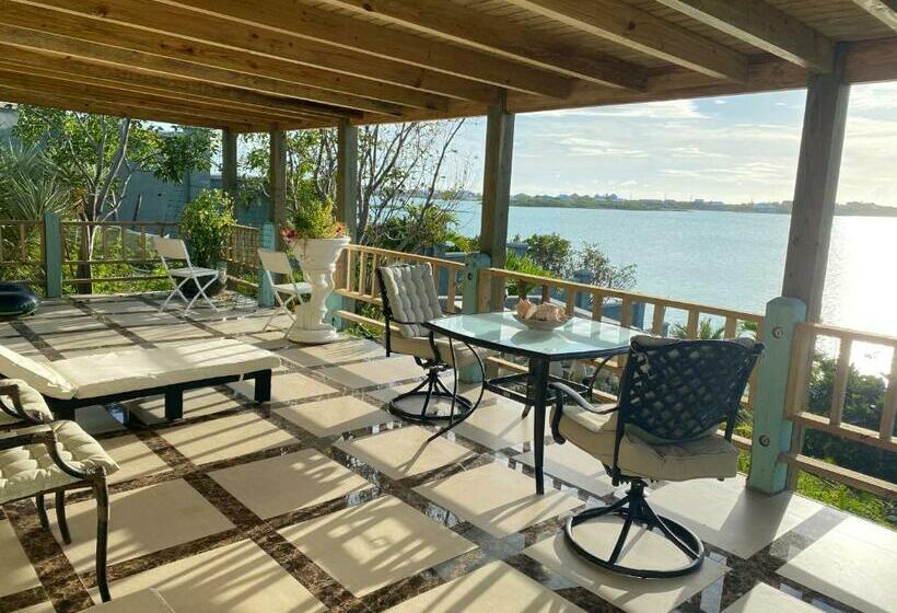 Waterfront Home In The Providenciales