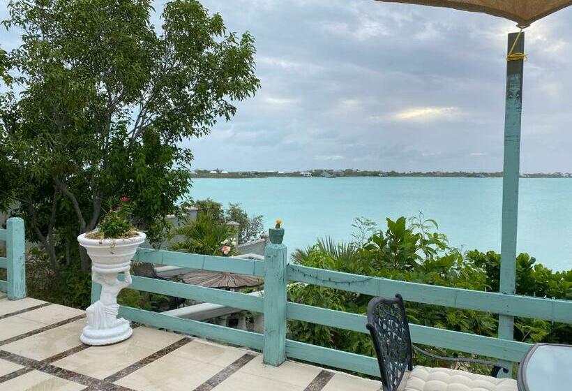 Waterfront Home In The Providenciales
