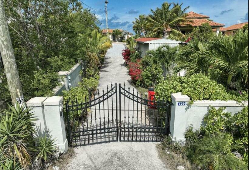 Waterfront Home In The Providenciales