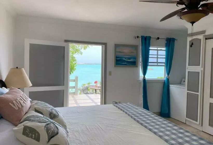 Waterfront Home In The Providenciales