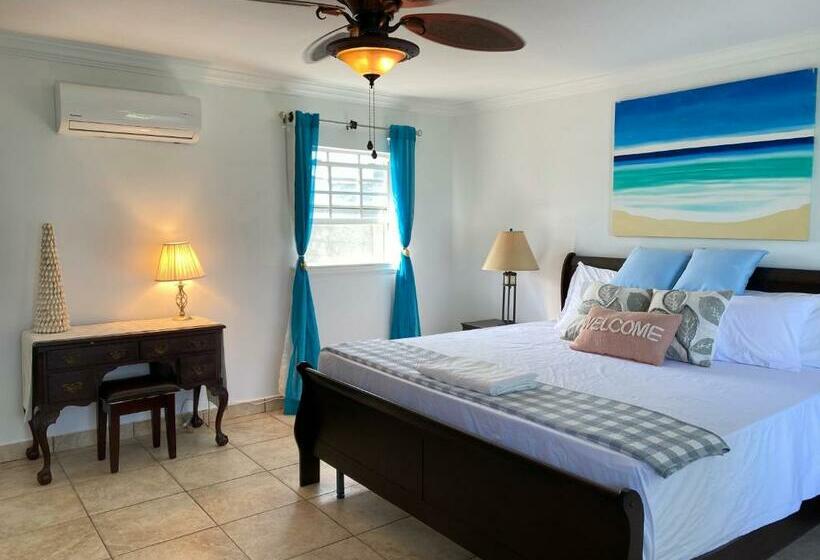 Waterfront Home In The Providenciales