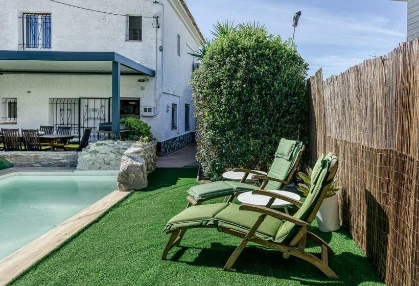 Casa Roses Con Piscina