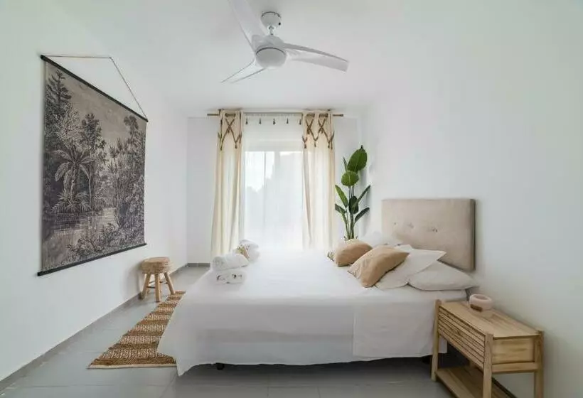 Chalet Con Piscina En Entorno Idílico