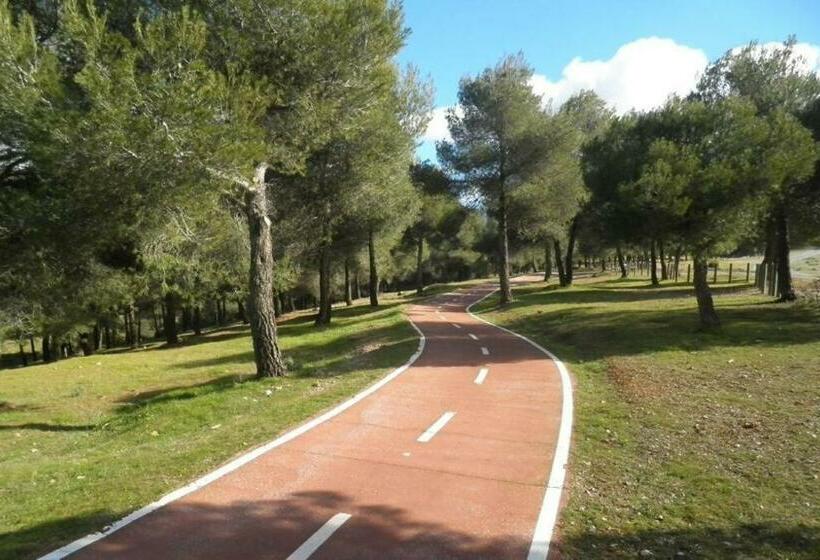 Chalet Con Piscina En Entorno Idílico