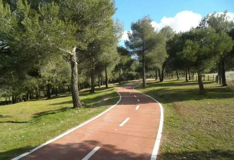 Chalet Con Piscina En Entorno Idílico