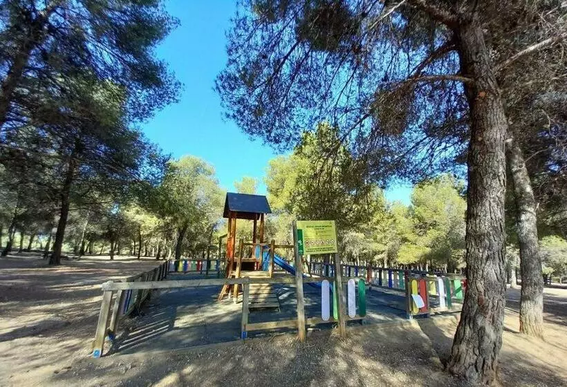 Chalet Con Piscina En Entorno Idílico