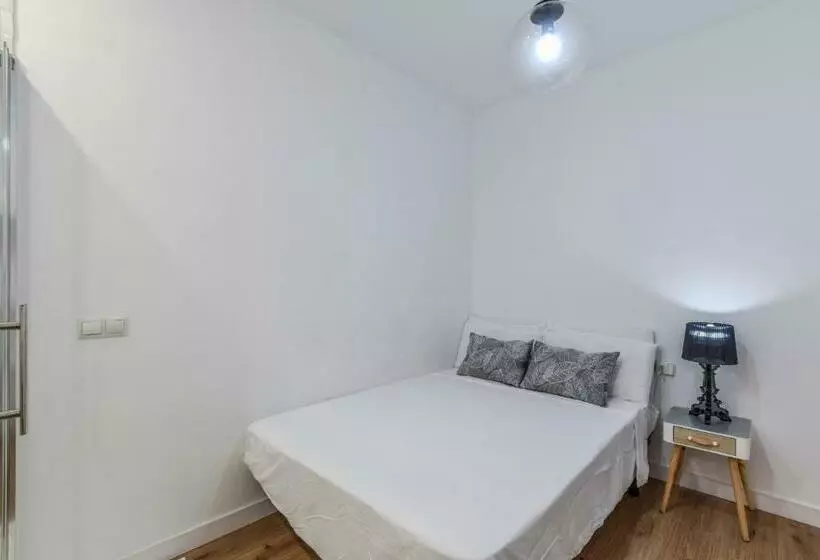Myhousespain   Moderno Apartamento Ubicación Inmejorable Madrid