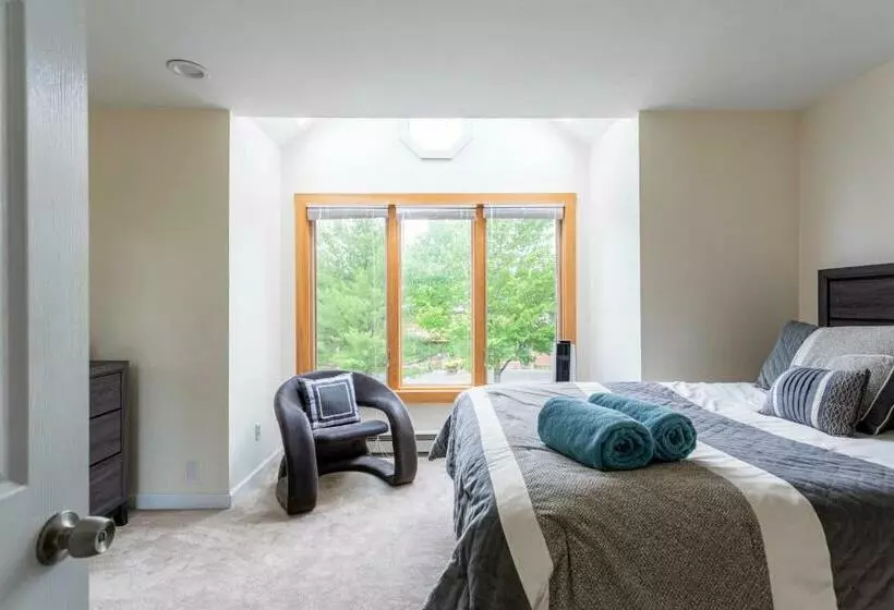 Redwood Retreat In Windham   Pickleball! Tennis!