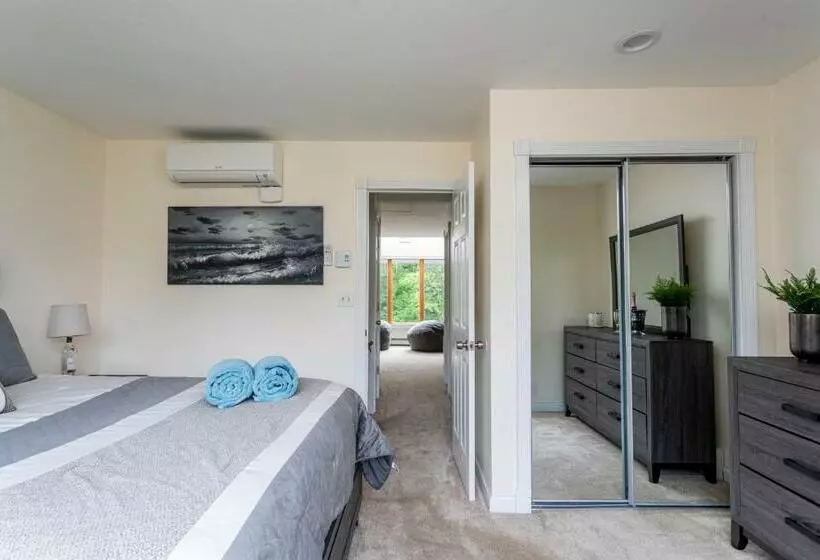 Redwood Retreat In Windham   Pickleball! Tennis!