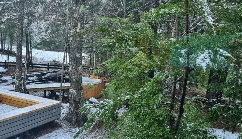 Refugio Piren, Corralco, Hot Tub Y Nieve