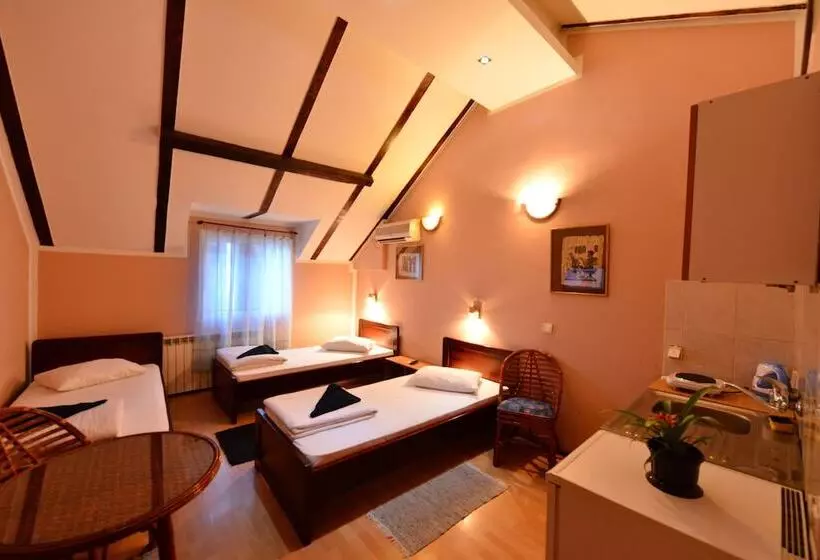 هتل Apartments & Accommodation Stojic