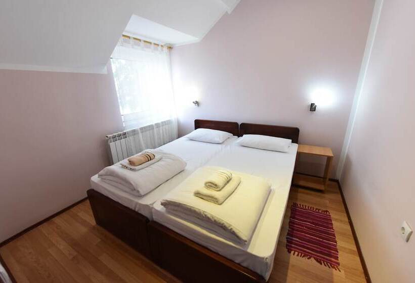 هتل Apartments & Accommodation Stojic