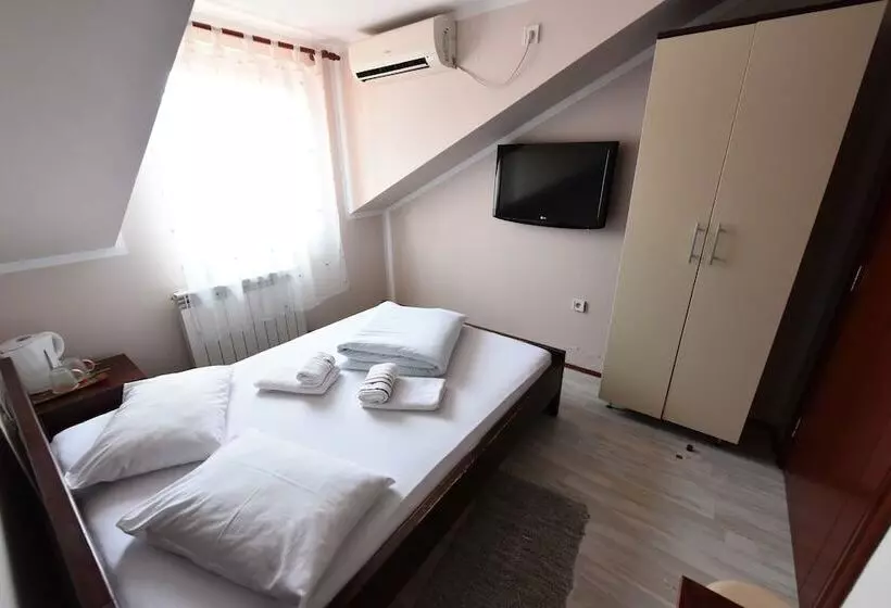 هتل Apartments & Accommodation Stojic