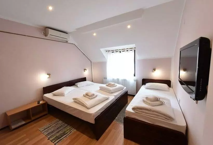 هتل Apartments & Accommodation Stojic