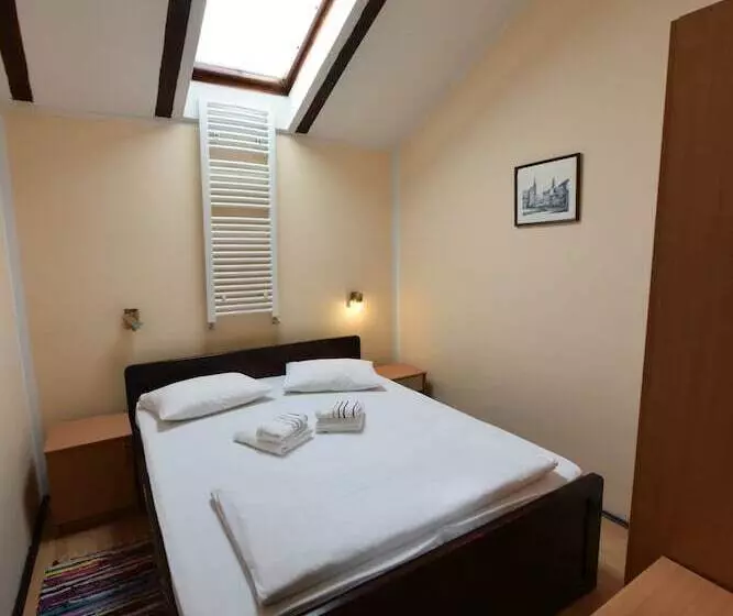 هتل Apartments & Accommodation Stojic