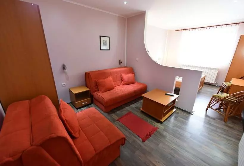 هتل Apartments & Accommodation Stojic