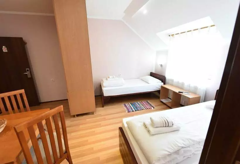 هتل Apartments & Accommodation Stojic