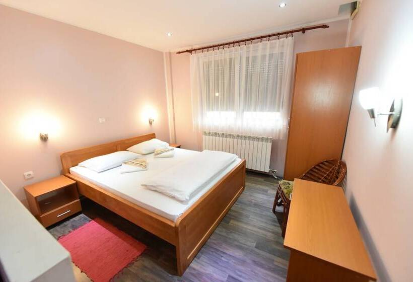 هتل Apartments & Accommodation Stojic