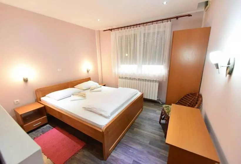 هتل Apartments & Accommodation Stojic