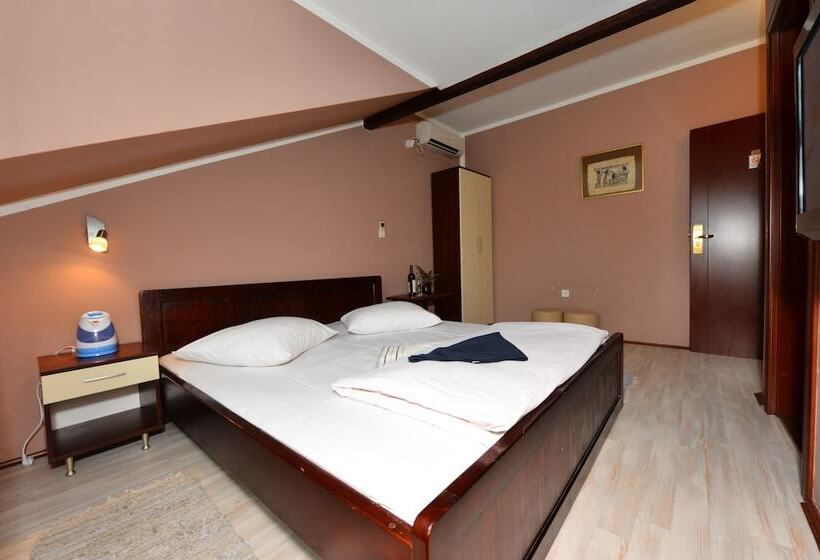 هتل Apartments & Accommodation Stojic