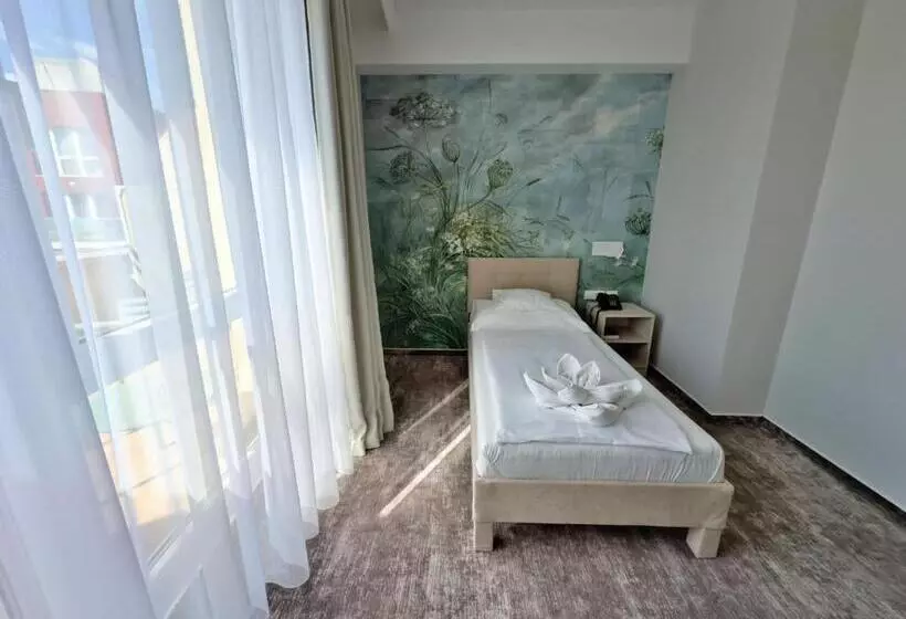 هتل Atlantis Wellness & Conference