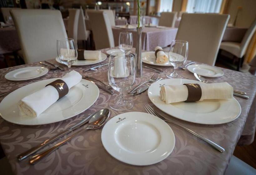 בית מלון כפרי Atlantis Wellness & Conference