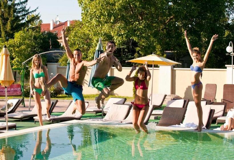 בית מלון כפרי Atlantis Wellness & Conference