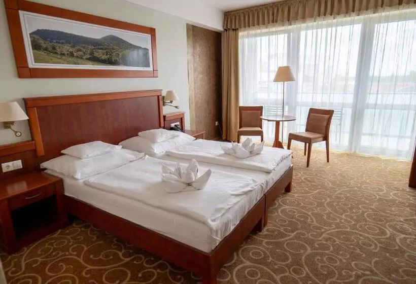 هتل Atlantis Wellness & Conference