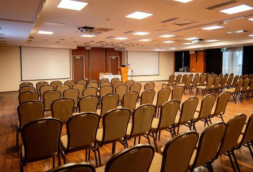 בית מלון כפרי Atlantis Wellness & Conference