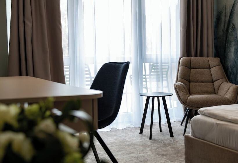 בית מלון כפרי Atlantis Wellness & Conference