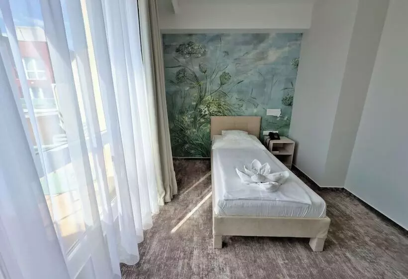 هتل Atlantis Wellness & Conference