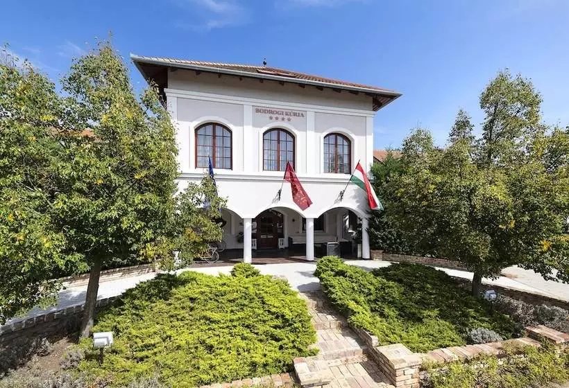 Отель Bodrogi Kúria Wellness