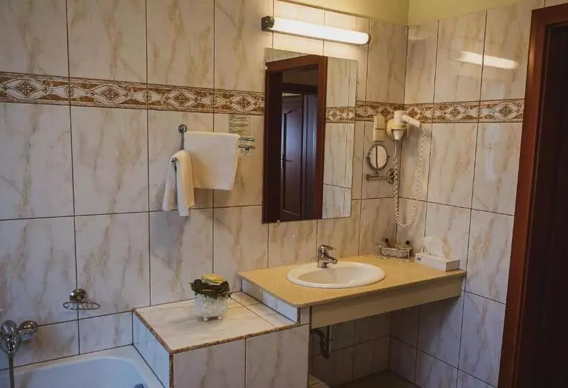 酒店 Hétkúti Wellness