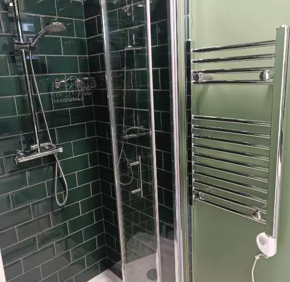 Отель The Outlook Scarborough