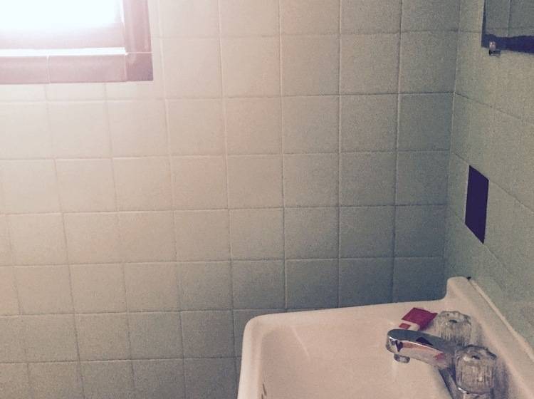 בית מלון כפרי Red Carpet Inn Brooklawn