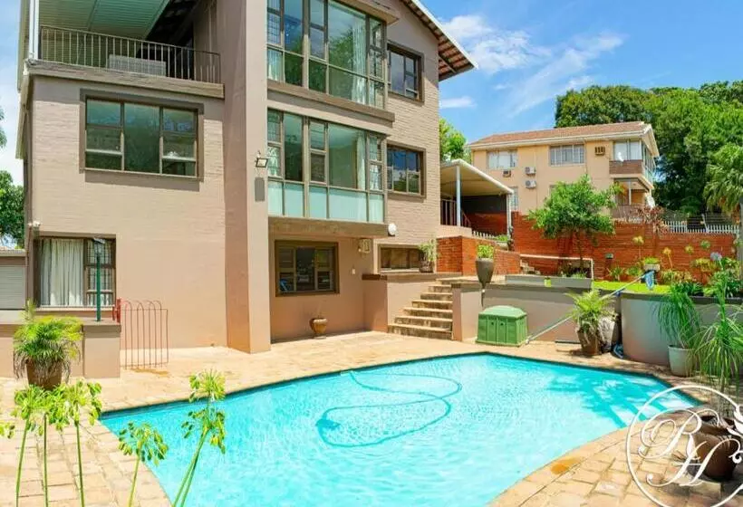 Hotel Roseland House