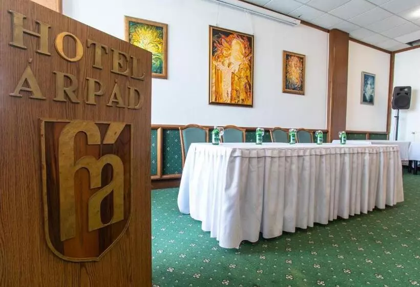 Hotell Árpád